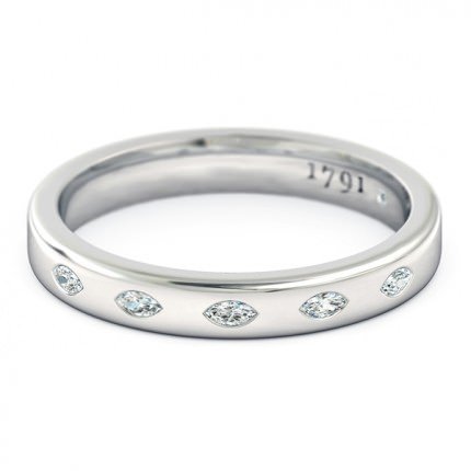 Duchess Celebration Ring in 18kt White Gold AU