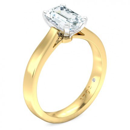 Brilliante Emerald Diamond Ring in 18kt Yellow Gold AU - Main View