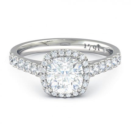 Priana Cushion Diamond Ring in Platinum 950 AU