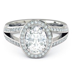 Opera Oval Diamond Ring in Platinum 950