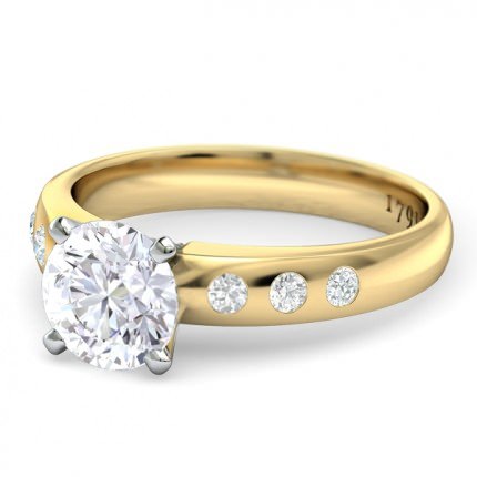 Radiosa Round Brilliant Diamond Ring in 18kt Yellow Gold AU - Side View