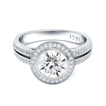 Essence Round Brilliant Diamond Ring in Platinum 950 AU