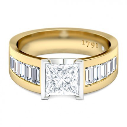 Quadrata Princess Diamond Ring in 18kt Yellow Gold AU