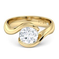 The Embrace Round Brilliant Engagement Ring in 18kt Yellow Gold